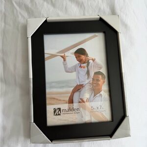 Malden Silver and Black Photo Frame